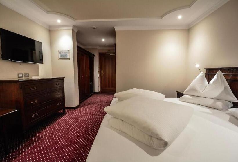 スーペリアールーム, Luna Mondschein