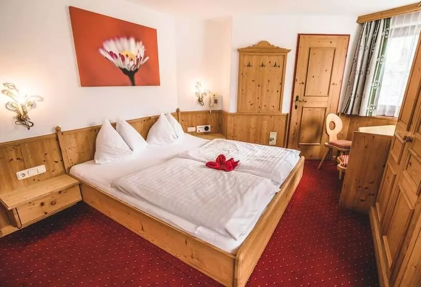 اتاق استاندارد با بالکن, Metzgerwirt