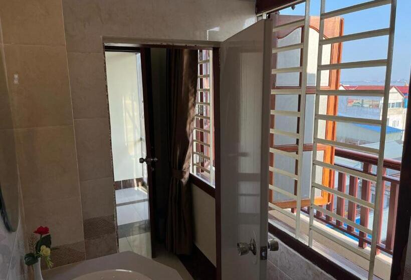 חדר סטנדרט, Queen Wood