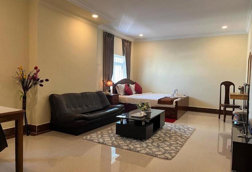 סוויטה דלוקס, Queen Wood