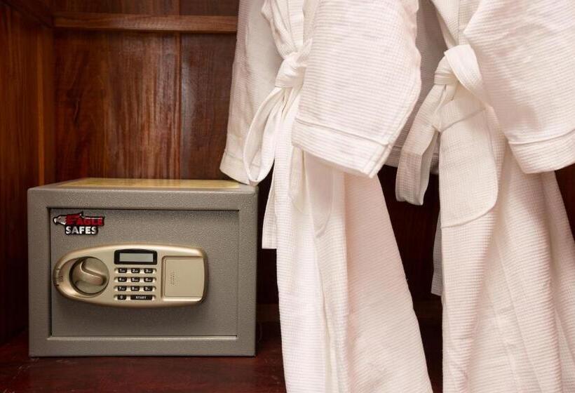 חדר סטנדרט יחיד, Queen Wood