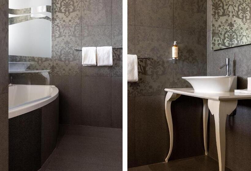 اتاق لوکس با بالکن و چشمانداز دریا, Royalmar