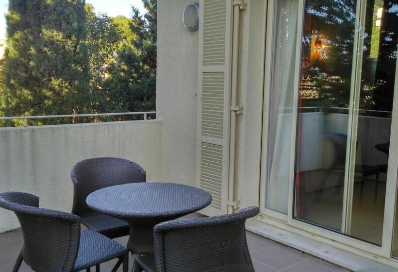 اتاق خانوادگی, Royalmar