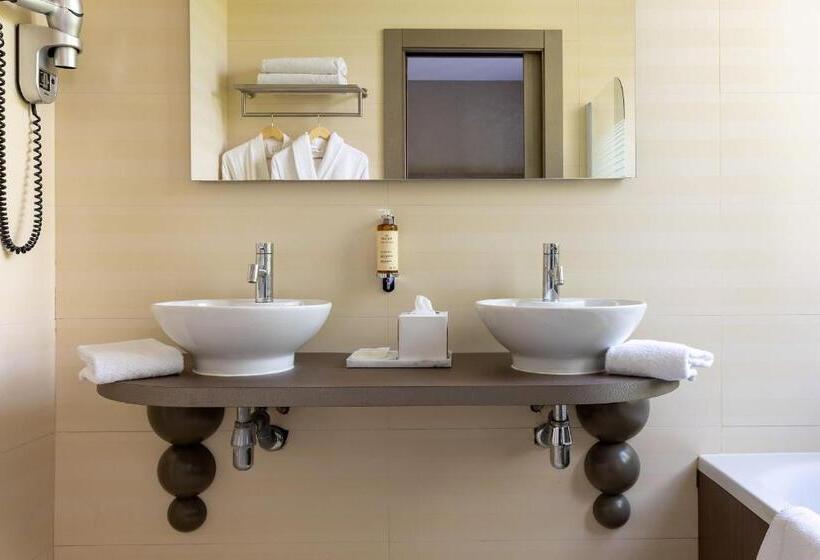 اتاق خانوادگی, Royalmar