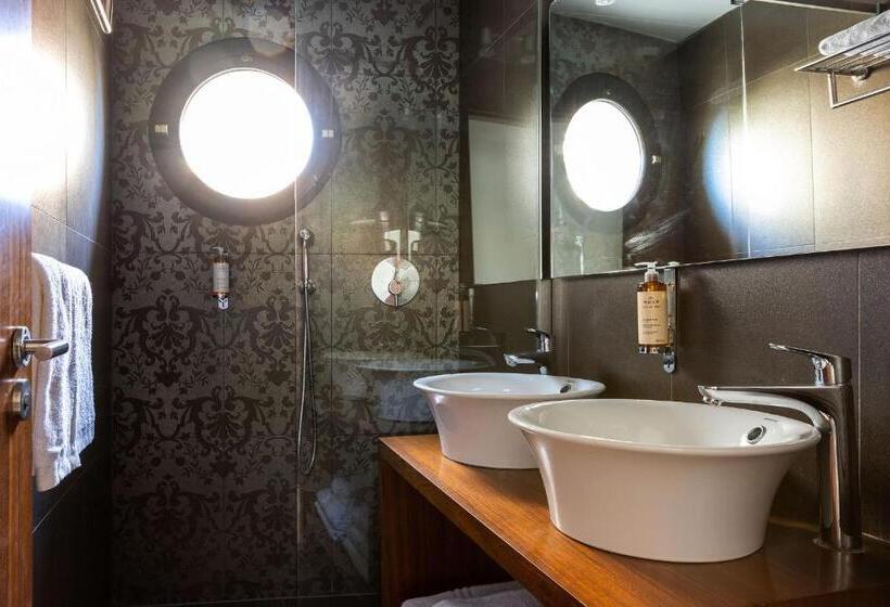 سوییت, Royalmar