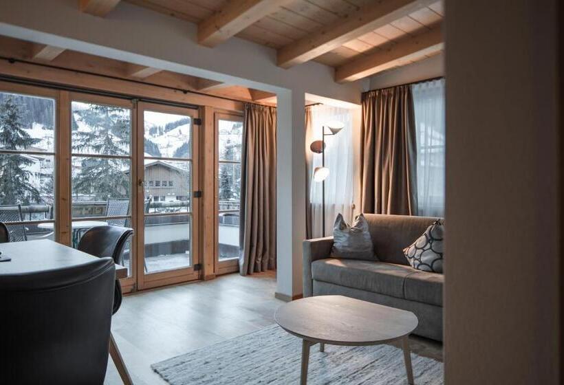 جناح ديلوكس, Salzburg