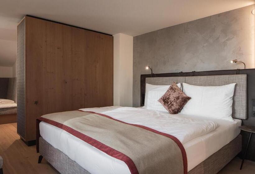 إستوديو سوبيريور, Salzburg