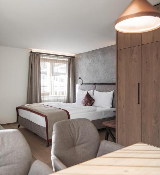 جناح جونيور مزوَّد بشرفة, Salzburg