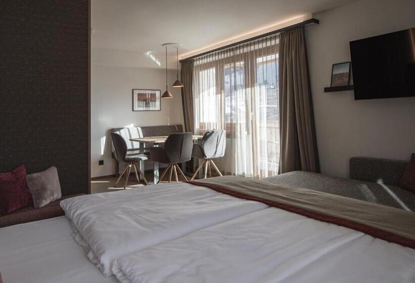 جناح جونيور مزوَّد بشرفة, Salzburg