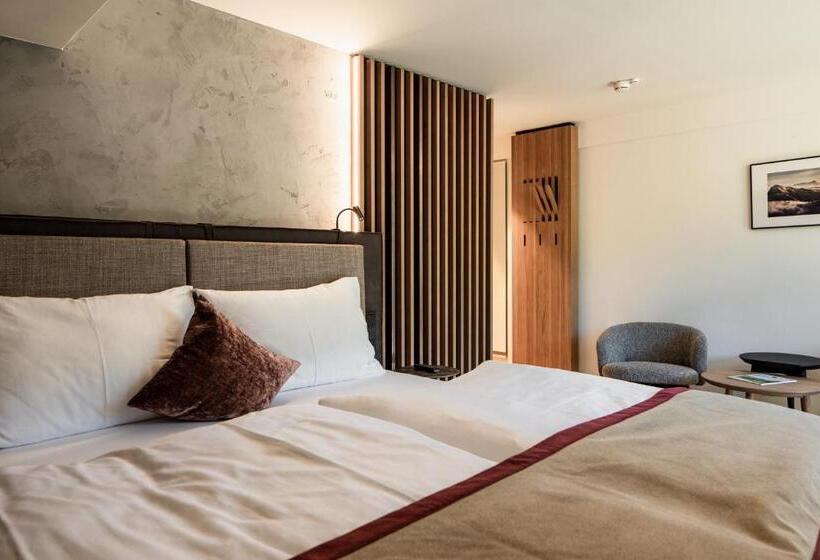 جناح جونيور مزوَّد بشرفة, Salzburg