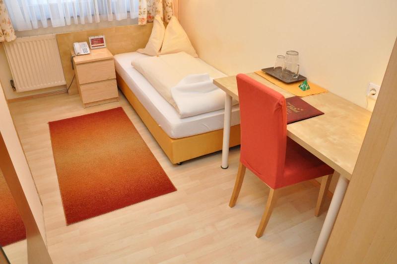 غرفة قياسية فردية, Zlamiholzer