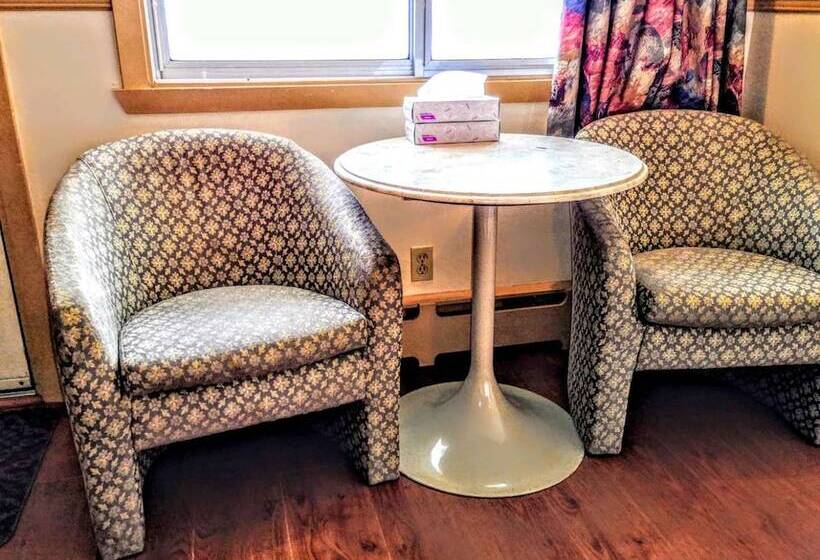 غرفه قياسيه سريرين مزدوجين, Motel La Marquise