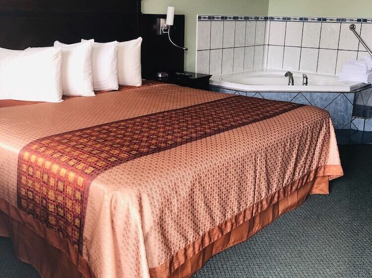 جناح مزود بجاكوزى, Perth Plaza Inn & Suites