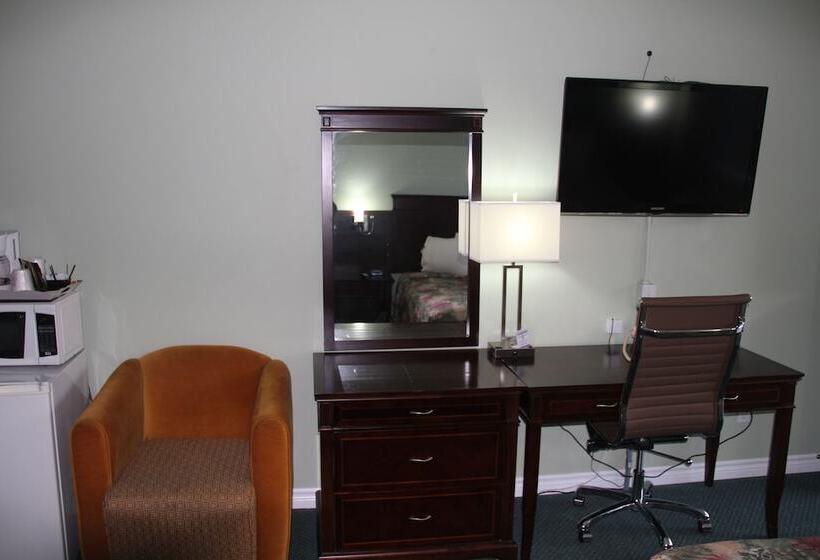 جناح مزود بجاكوزى, Perth Plaza Inn & Suites