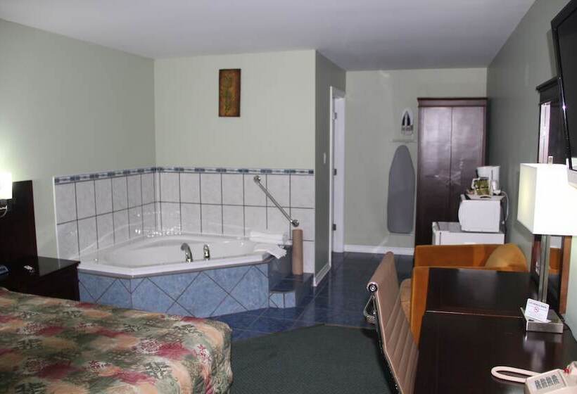 جناح مزود بجاكوزى, Perth Plaza Inn & Suites