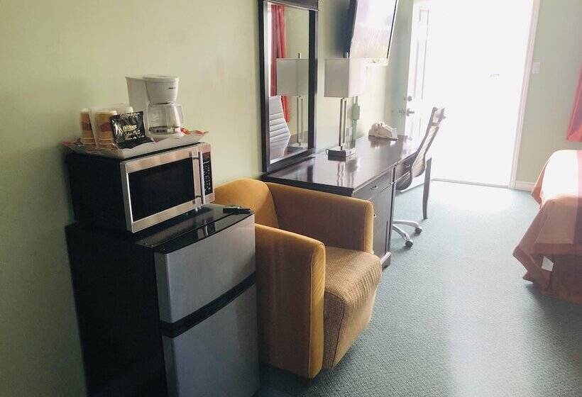 جناح مزود بجاكوزى, Perth Plaza Inn & Suites