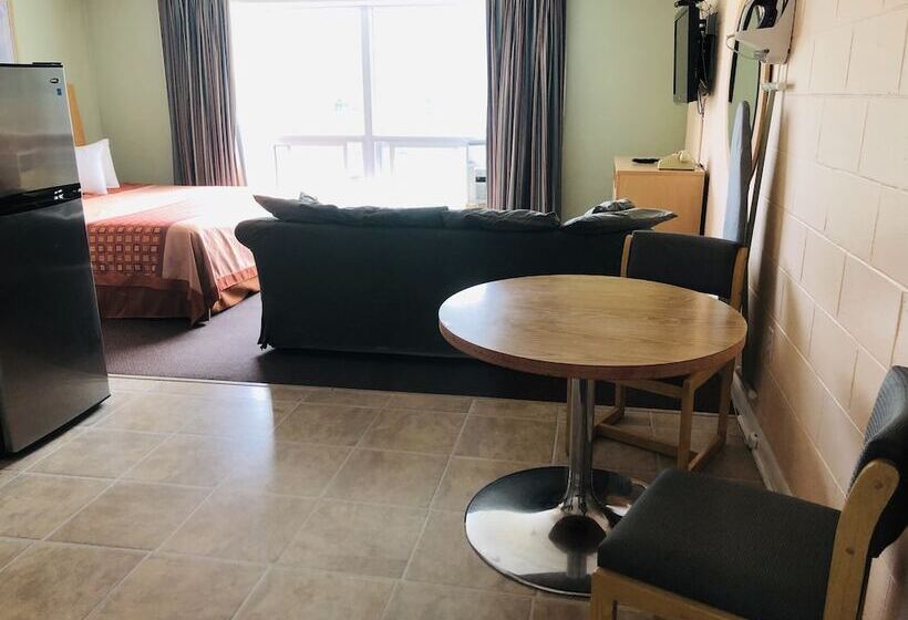 إستوديو قياسى, Perth Plaza Inn & Suites