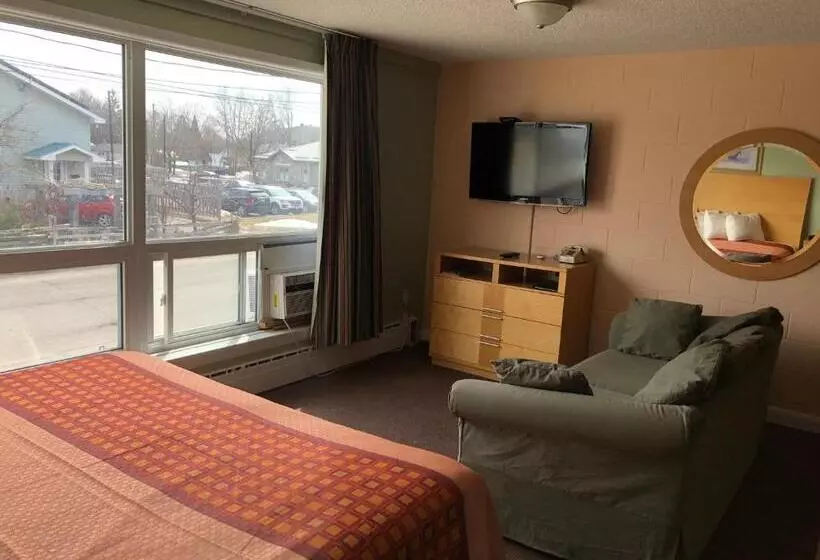 キングサイドベッドのスタンダードワンルーム, Perth Plaza Inn & Suites