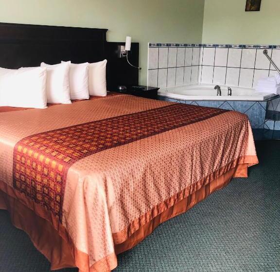 带按摩浴盆的套房, Perth Plaza Inn & Suites