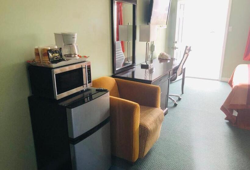 带按摩浴盆的套房, Perth Plaza Inn & Suites