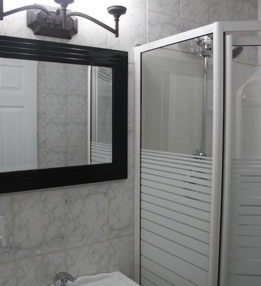 جناح مزود بجاكوزى, Perth Plaza Inn & Suites