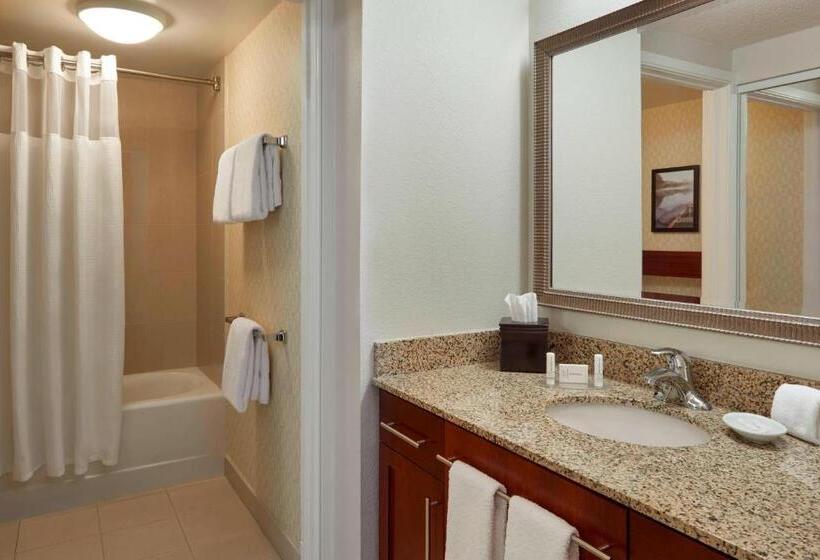 Люкс Кровать Кинг, Residence Inn By Marriott Gravenhurst Muskoka Wharf