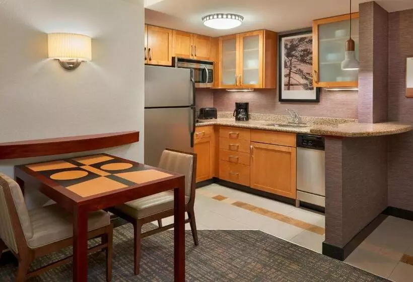 キングサイズベッドのスイートルーム, Residence Inn By Marriott Gravenhurst Muskoka Wharf