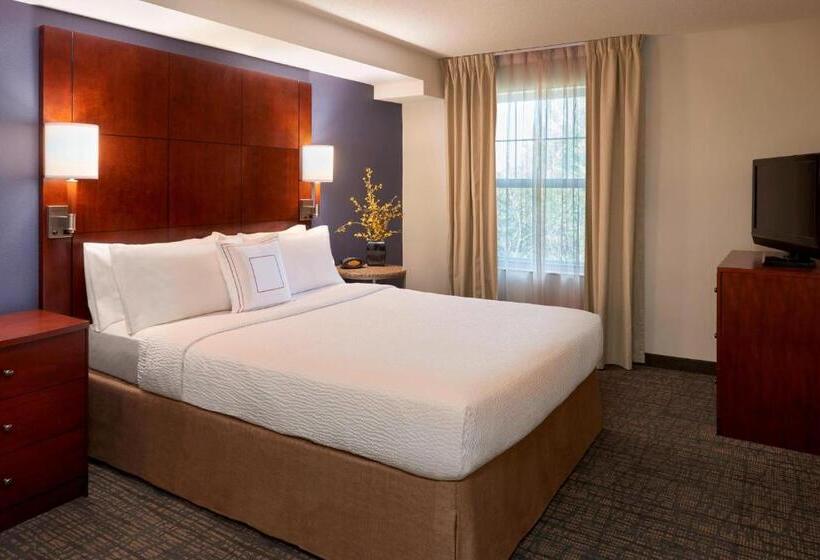 Студия Стандарт Кровать Куин, Residence Inn By Marriott Gravenhurst Muskoka Wharf