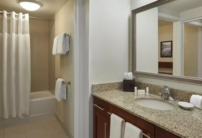 Suite with lake view, Residence Inn By Marriott Gravenhurst Muskoka Wharf