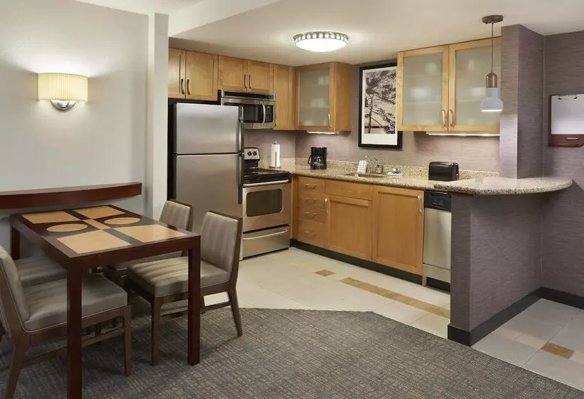Suite with lake view, Residence Inn By Marriott Gravenhurst Muskoka Wharf