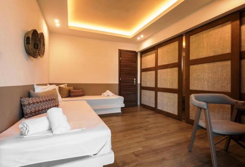 جناح جونيور مطلّ علي حمام السباحة, Asteris Village