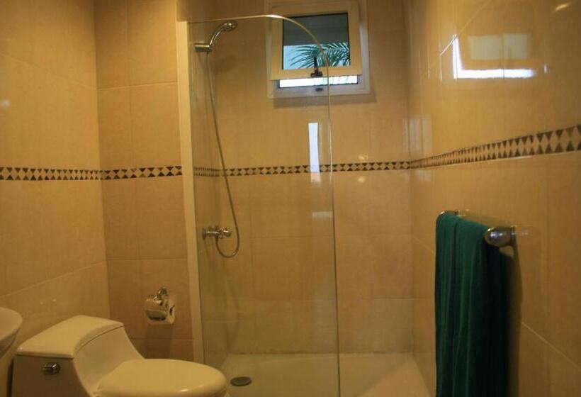 带泳池景观及2个卧室的公寓, Bavaro Green