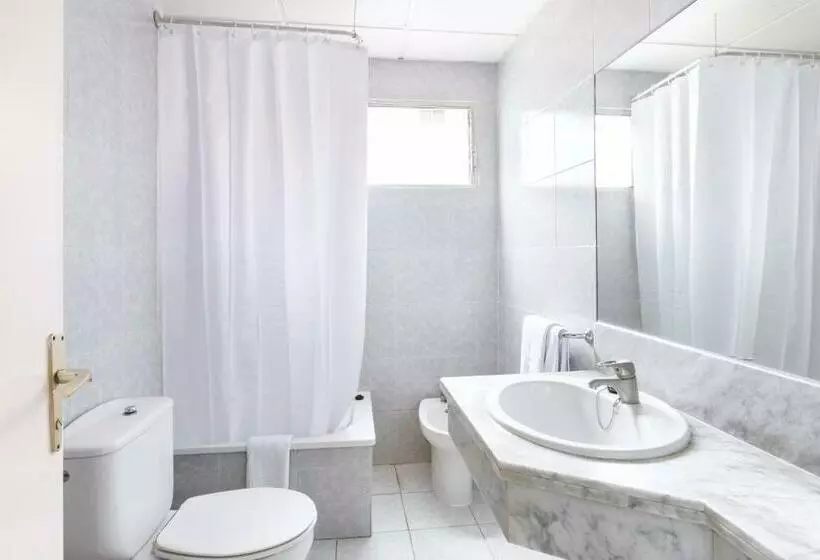 اتاق استاندارد یک نفره, Hc Hotel Magec
