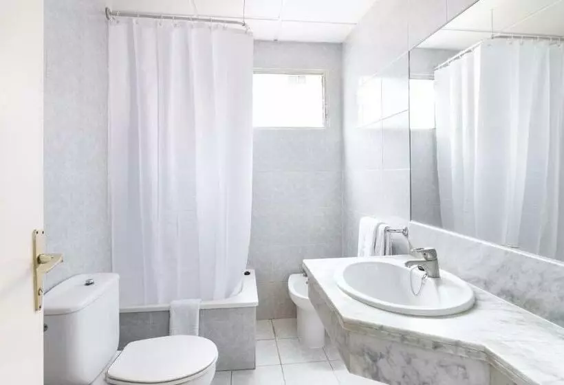 اتاق استاندارد یک نفره, Hc Hotel Magec