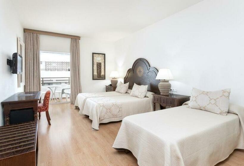 غرفة قياسية ثلاثية, Hc Hotel Magec