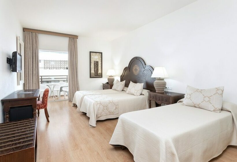 غرفة قياسية ثلاثية, Hc Hotel Magec