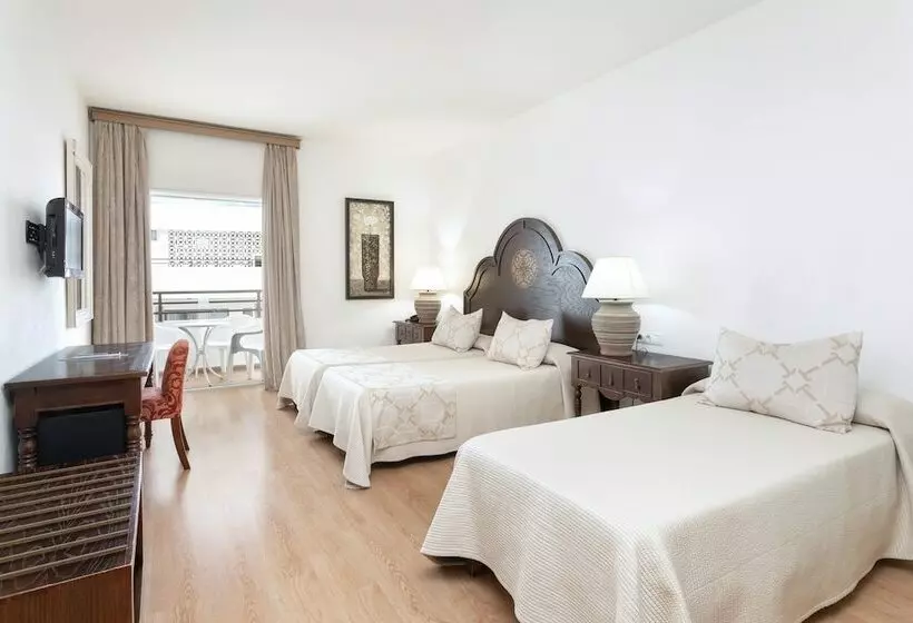 اتاق استاندارد سه نفره, Hc Hotel Magec