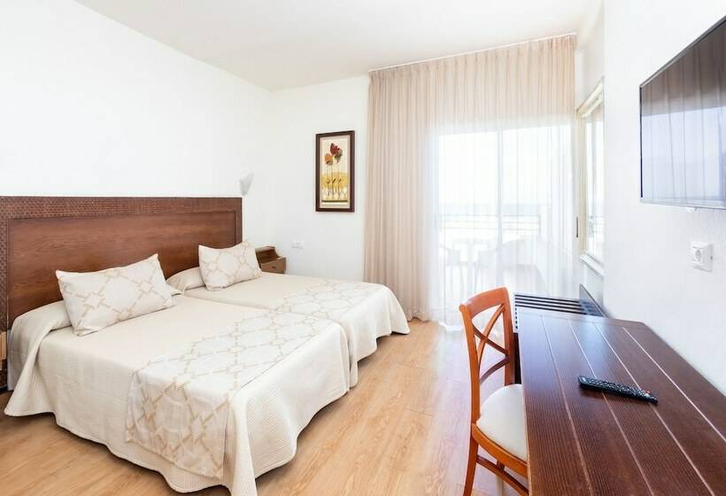 غرفة قياسية مطلّة علي البحر, Hc Hotel Magec