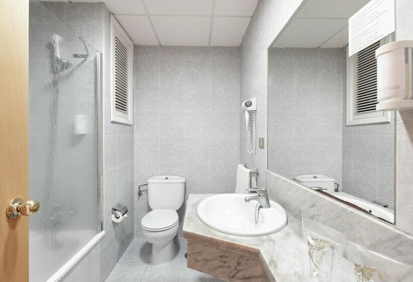 غرفة قياسية مطلّة علي البحر, Hc Hotel Magec