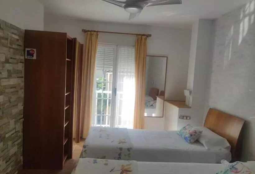 اتاق استاندارد, Hostal Burbia