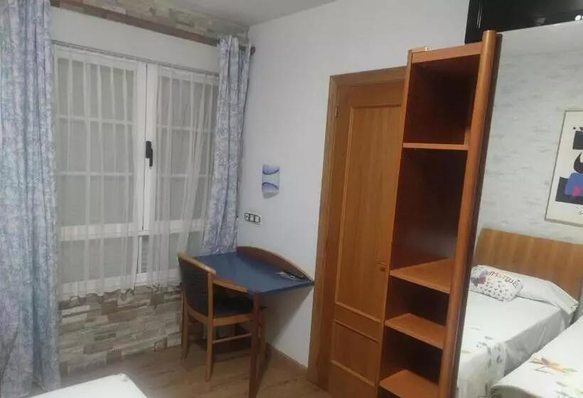 اتاق استاندارد, Hostal Burbia