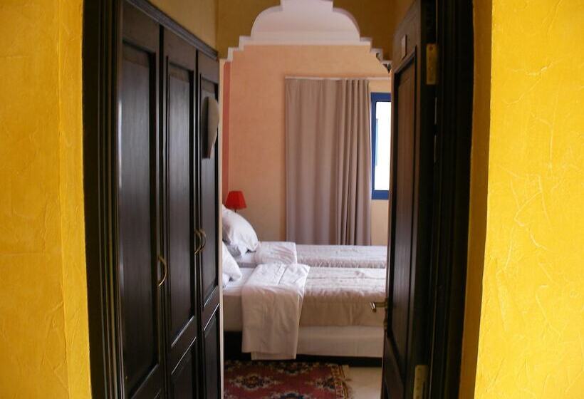 اتاق استاندارد یک نفره, Safa