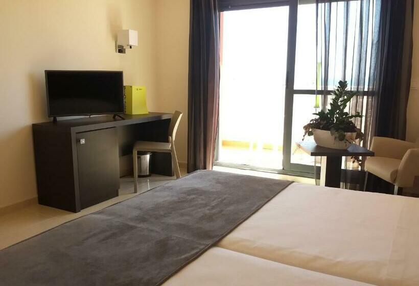 オーシャンビュースタンダードルーム, Adaria Vera