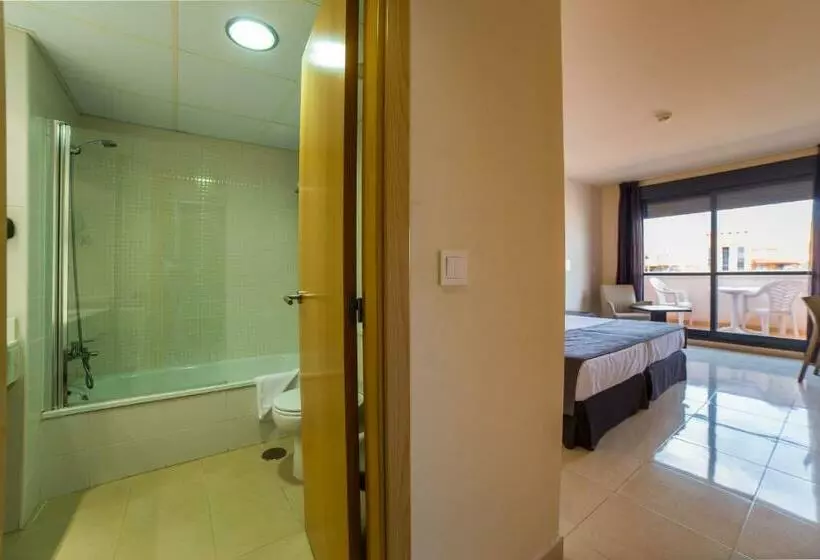 اتاق استاندارد, Adaria Vera