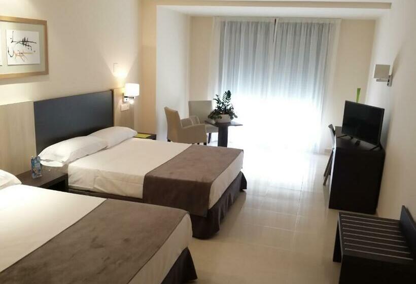 Семейный Номер, Adaria Vera