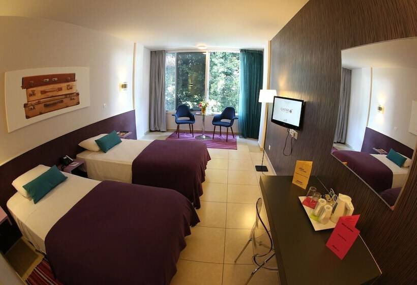 اتاق استاندارد سه نفره, Altius Boutique