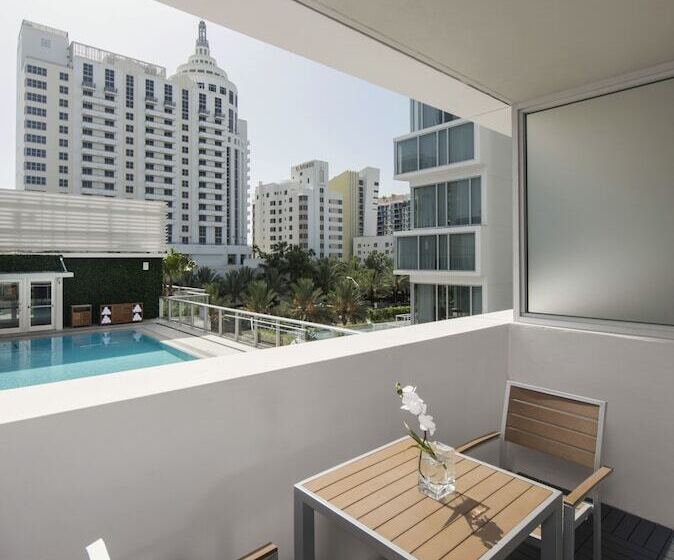 غرفة بريميوم مطلة على حمام السباحة, Iberostar Waves Berkeley Shore