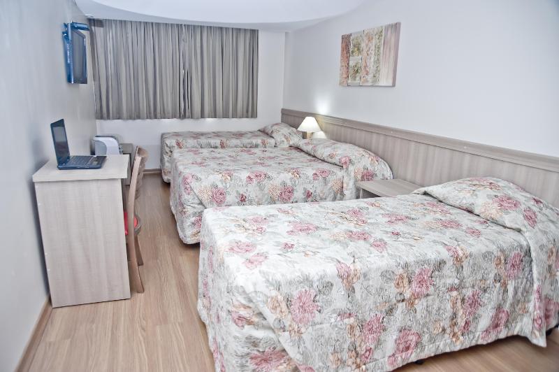 חדר משפחתי, Golden Park Curitiba