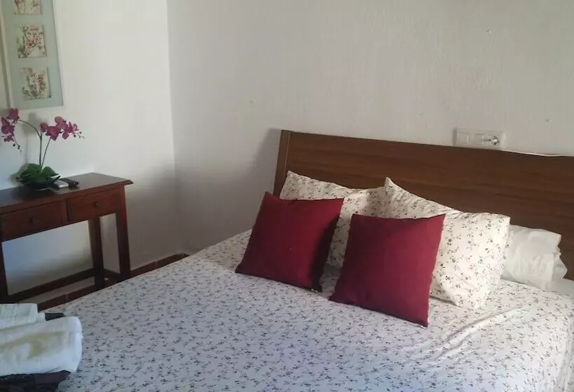 اتاق استاندارد سه نفره, Hostal Rural La Plata Parking Incluido