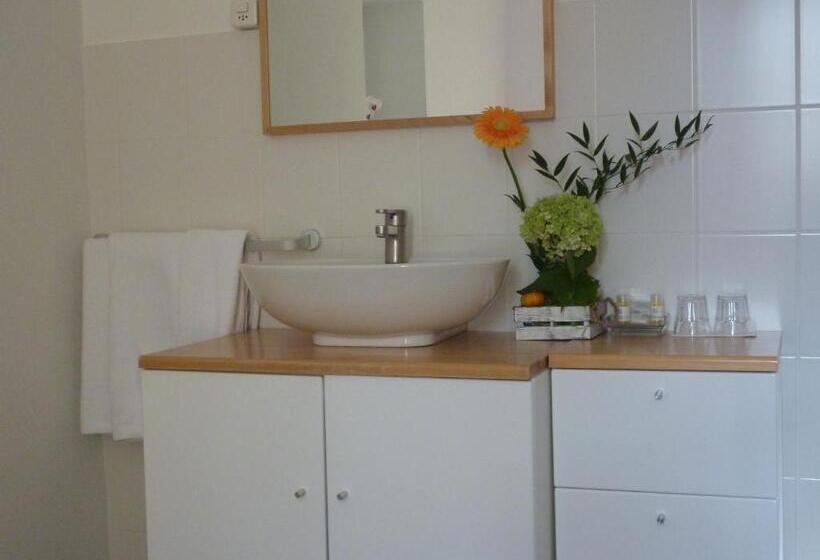 스탠다드 싱글 룸 공동욕실, Hôtel Du Marché